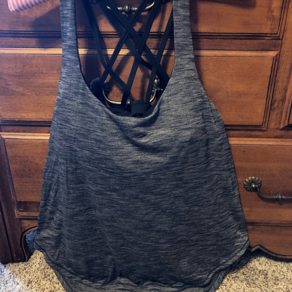 Lululemon top